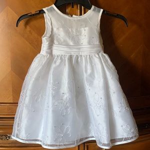 Toddler, formal, elegant, white dress. Perfect for Flower Girl or Baptism.